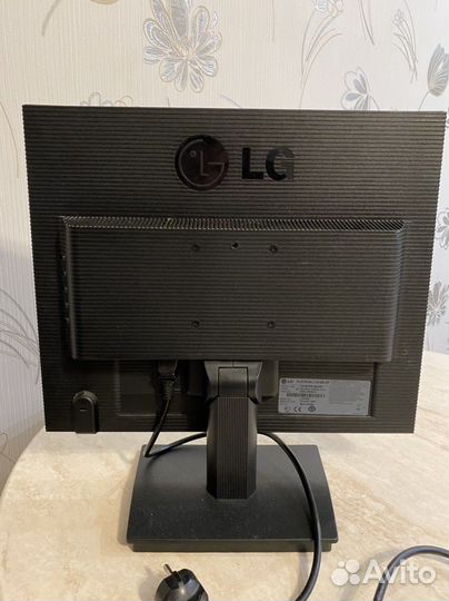 Монитор LG flatron l1919s