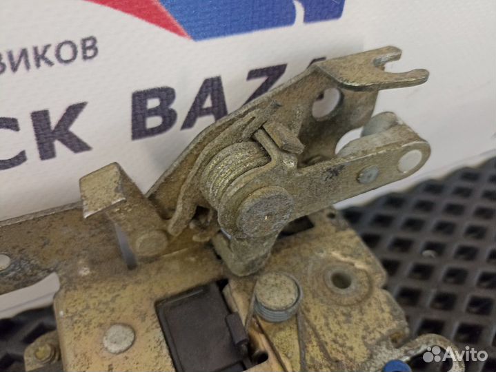 81626806143 Замок двери левой