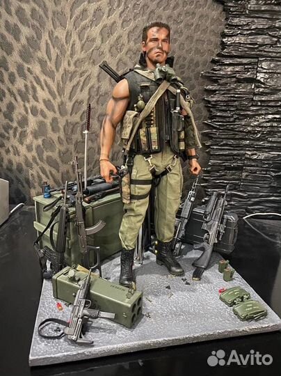 Кастомная подставка для hot toys