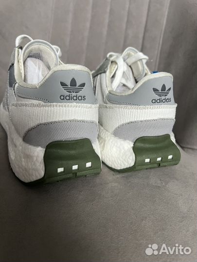 Кроссовки бело-серые eur 44