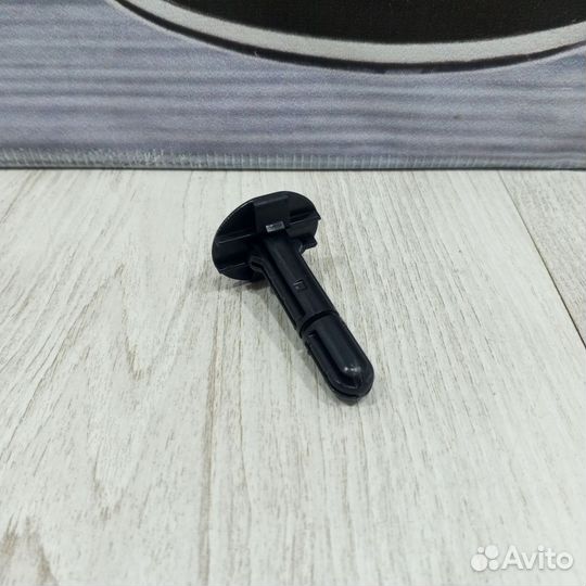 Кронштейн крепление Опора радиатора Renault duster