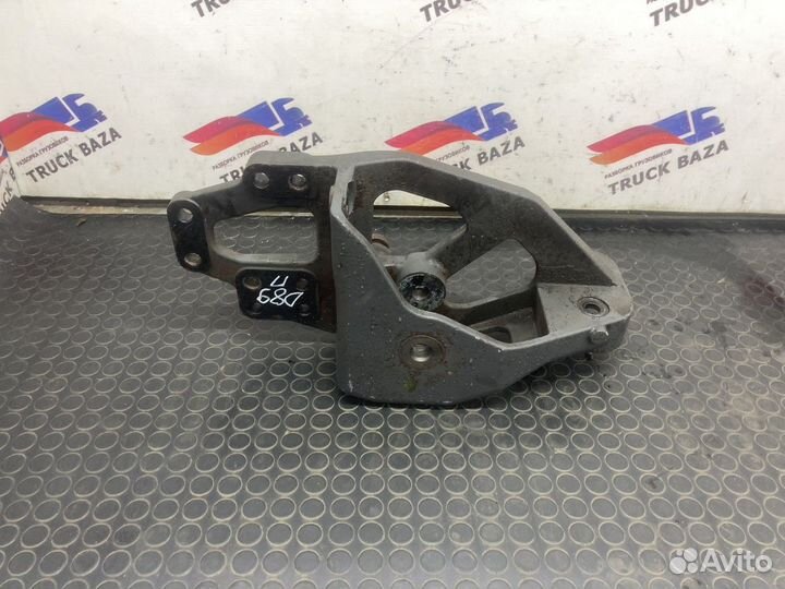 Кронштейн рессоры правый передний