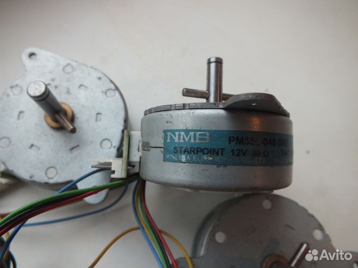 Шаговый двигатель