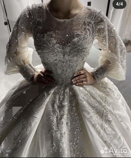 Свадебное платье