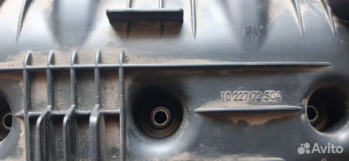 Крышка коллектора Volvo XC60