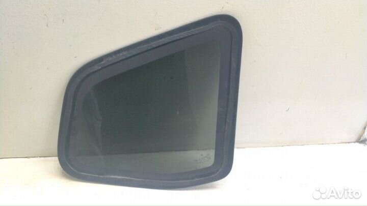Стекло кузовное глухое заднее левое Nissan Terrano