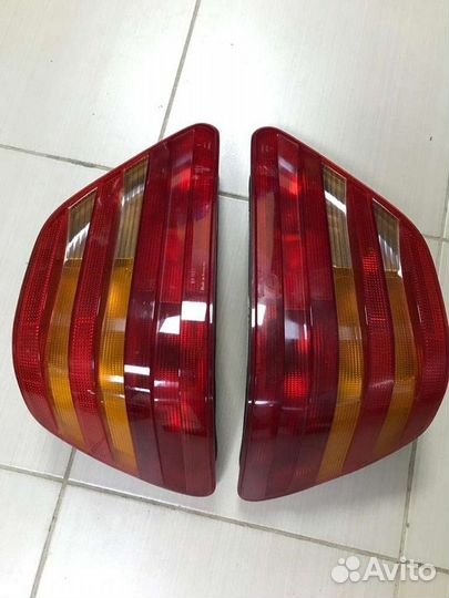 Комплект задних фонарей Mercedes C140 купэ, дорест