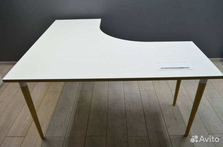 Стол письменный угловой 140х150