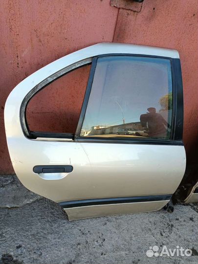 Двери задние Nissan Primera P10 P11