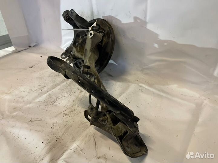 Кулак поворотный задний правый Subaru Legacy BP5