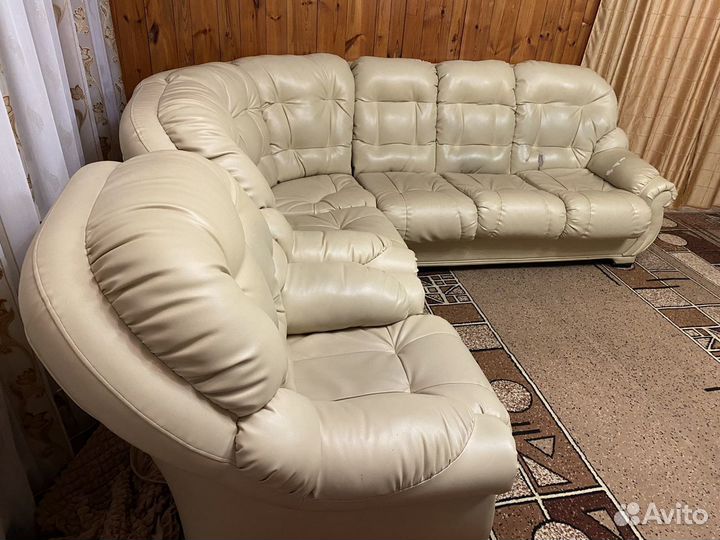 Кожаный диван бу