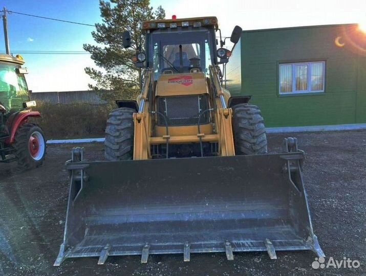 Экскаватор-погрузчик MST M644 PLUS, 2023