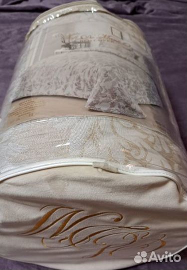 Покрывало с наволочками Sofi De Marko