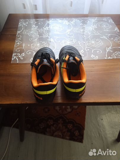 Футбольные бутсы