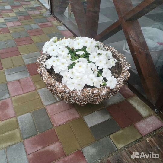 Бетонные вазоны