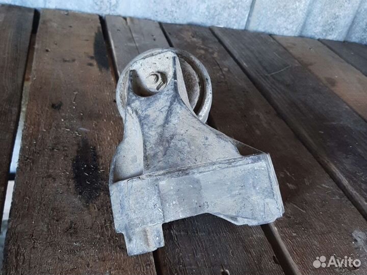 Кронштейн двигателя Opel Vectra B