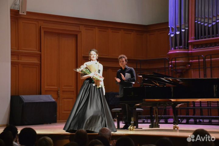 Репетитор по вокалу и сольфеджио