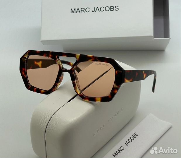 Солнцезащитные очки Marc Jacobs