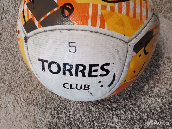 Футбольный мяч бу немного сдувается