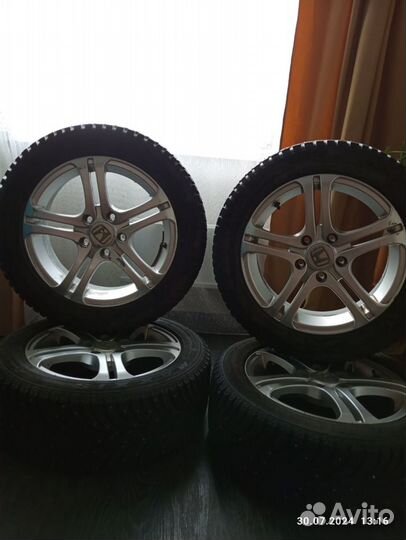 Maxxis premitra ICE nords 205/55/R16