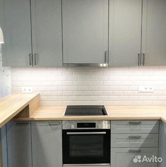 Кухонный гарнитур в серых тонах