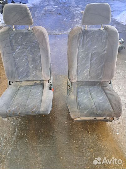 Передние сиденья на vwt4
