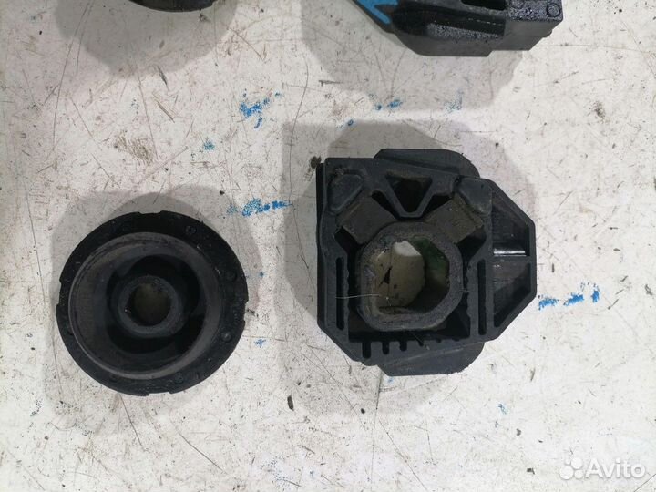 Комплект креплений радиатора (Geely Coolray)