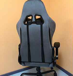 Игровое компьютерное кресло