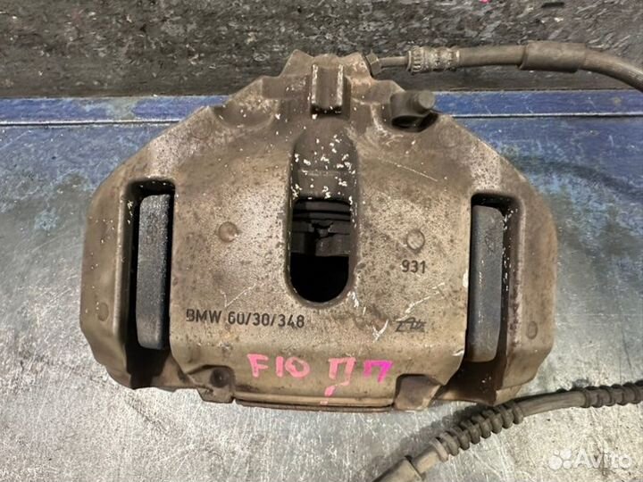 Суппорт передний правый Bmw 5 F10 N55B30A 3.0T