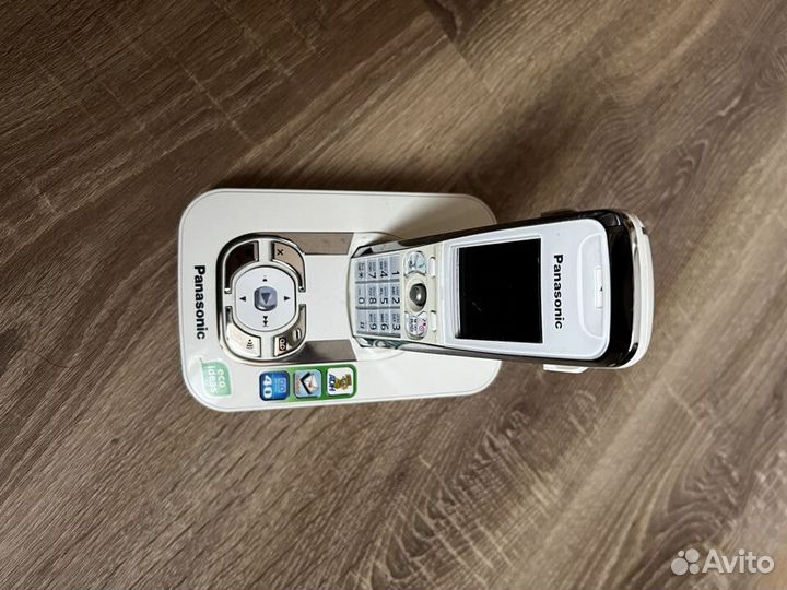 Радиотелефон. Panasonic. KX- TG8421 RU. Белый