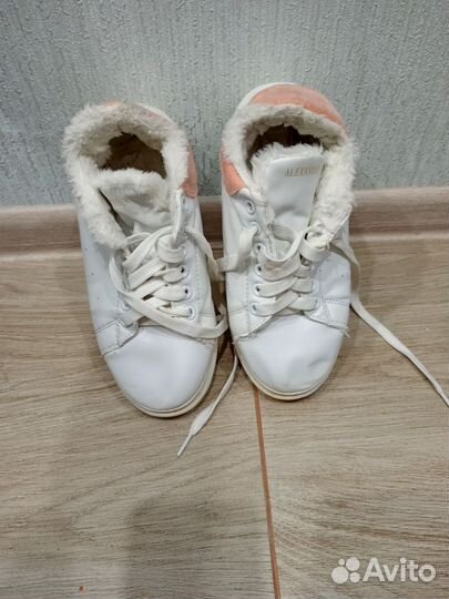 Кроссовки зимние женские