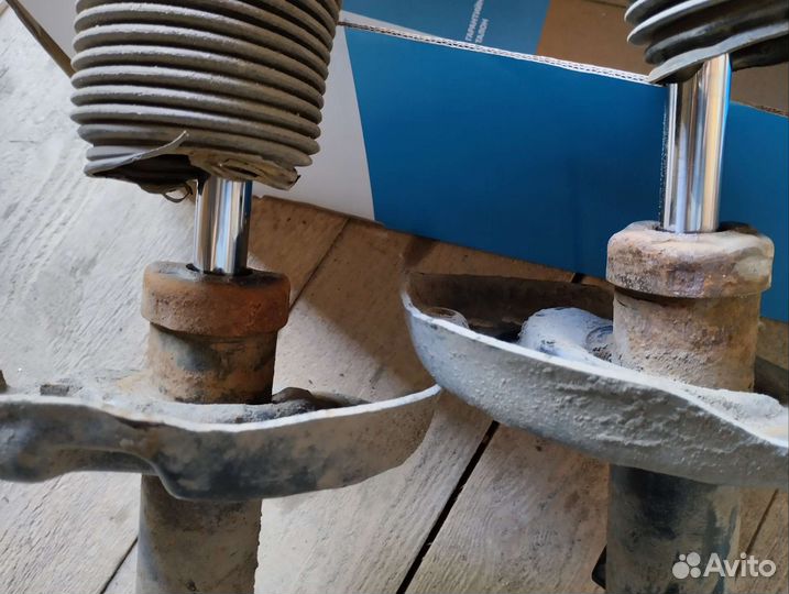 Стойки передние Хендай i30