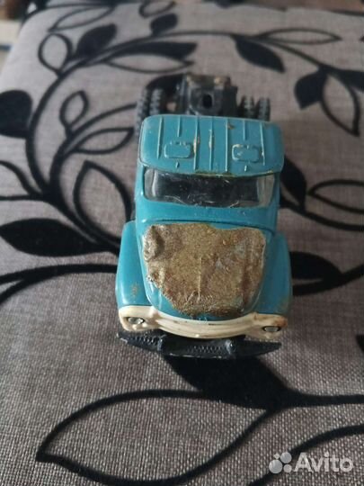 Модель ЗИЛ под запчасти и кузов Волга