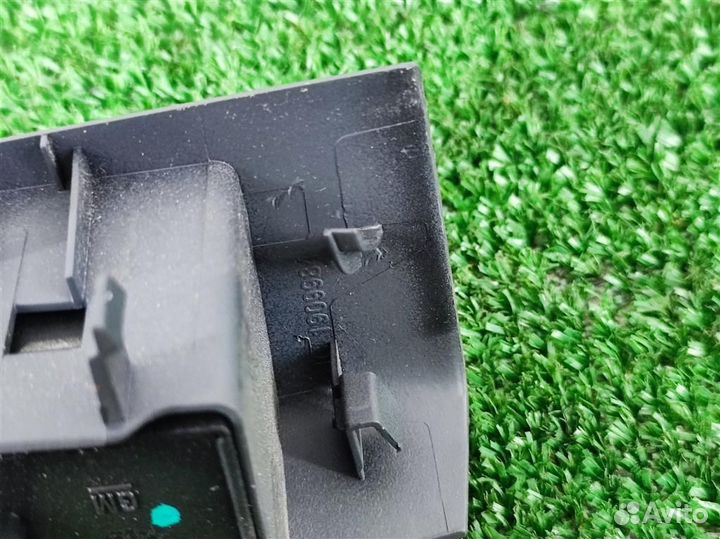 Кнопка стеклоподъемника Opel Zafira C 2014