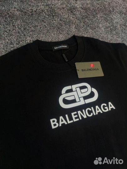 Футболка Balenciaga BB