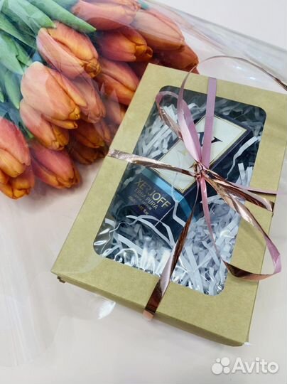 Духи в подарочной коробке