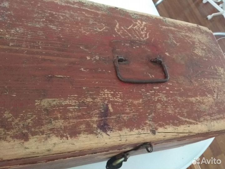 Сундук старинный