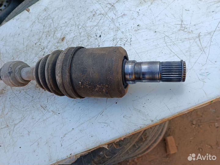 Привод левый Мазда 6 2.0 л. 2005 г