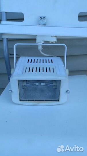 Трековый светильники Lival 70W с комплектующими