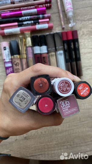 Помада, блеск, бальзам, карандаш для губ