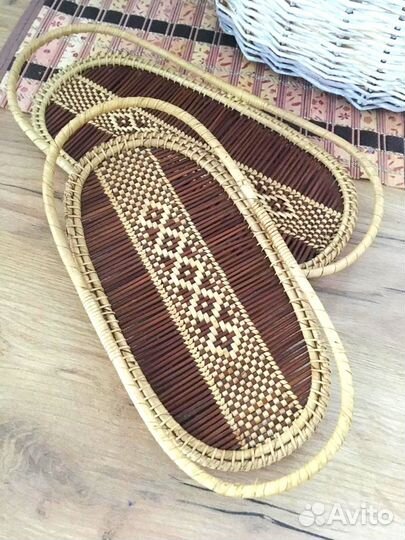 Подносы-подставки плетеные из соломки