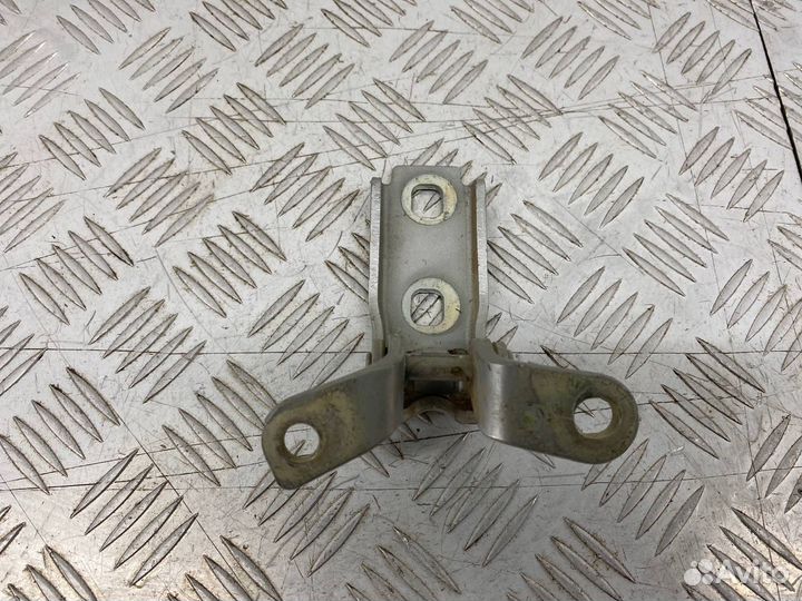 Б/У петля двери левый Chevrolet Cruze J300
