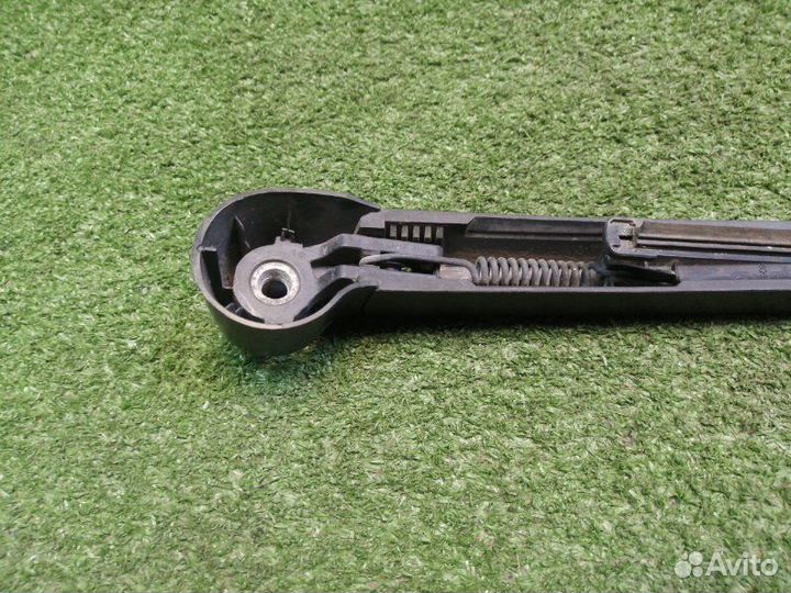 Поводок стеклоочистителя Volkswagen Polo 2006