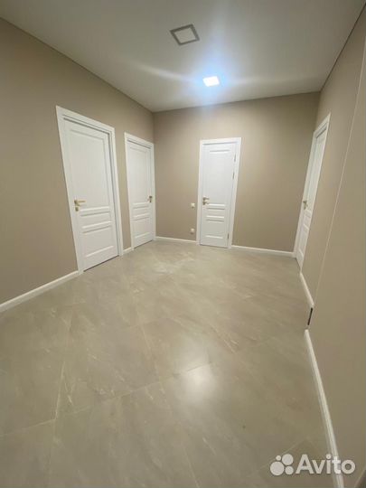 Двери межкомнатные белые классика