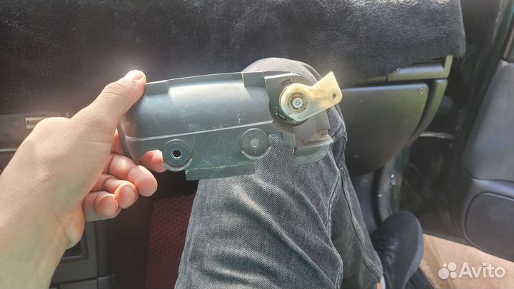 Замок от двери для машине