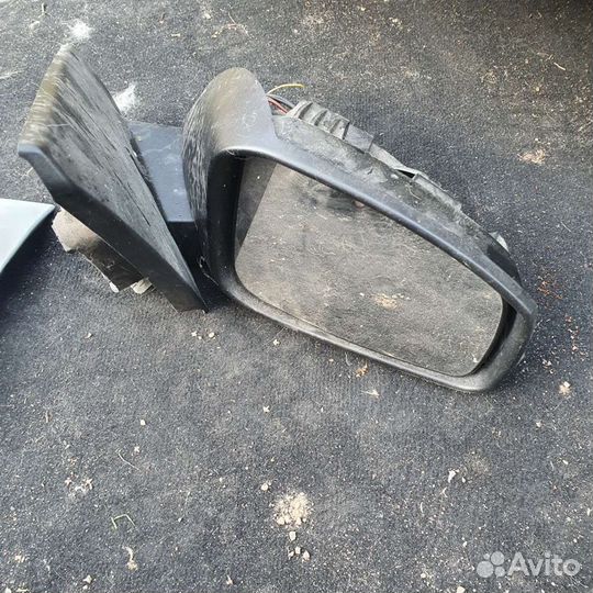На запчасти Зеркало боковое правое renault fluence