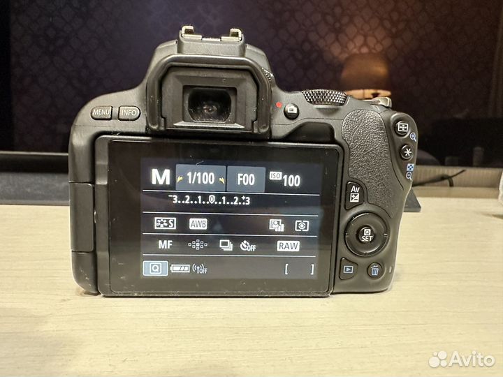 Canon 200d kit (+ canon 18-55mm)