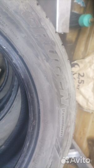 Kumho Crugen Premium KL33 225/60 R18