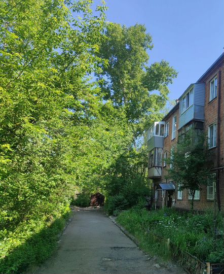 2-к. квартира, 43 м², 3/3 эт.