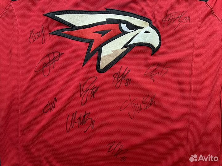 Джерси Авангард с автографами хоккеистов